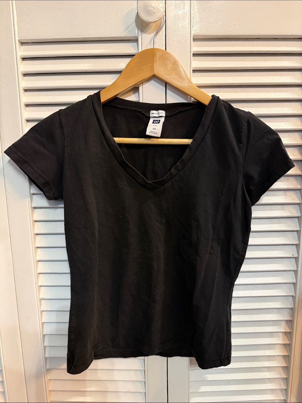 GAP Black V-Neck Short Sleeve Tee